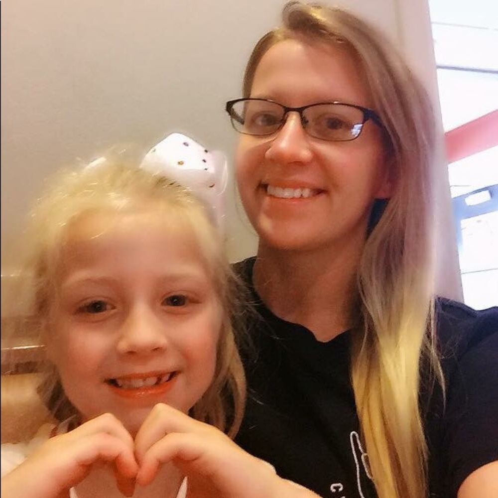 Meet your Posher, Ashley